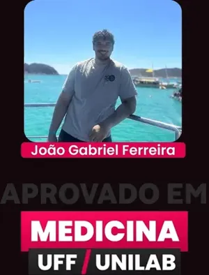 Card de aluno aprovado em Medicina